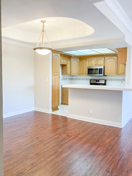 Building Photo - Sherman Oaks Renaissance