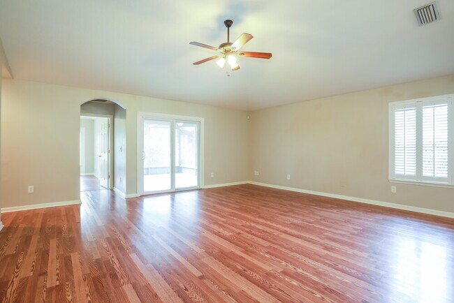 Building Photo - 1023 Beckingham Dr