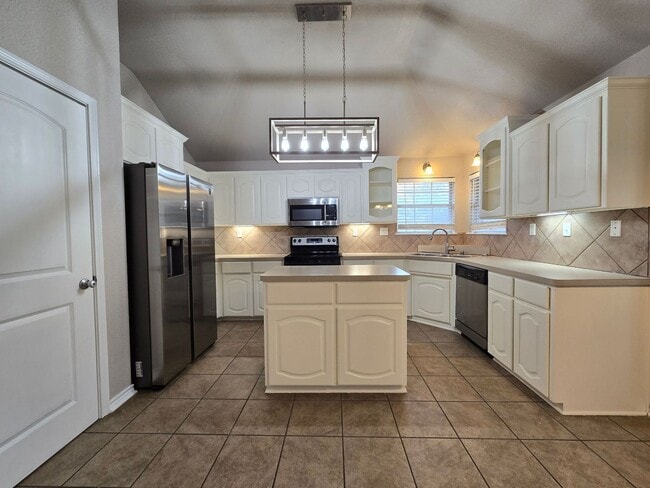 Building Photo - 5609 Hunters Ridge Trail