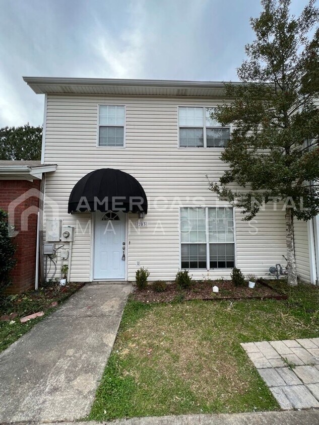 Primary Photo - Townhome For Rent In Pelham,AL...Available...