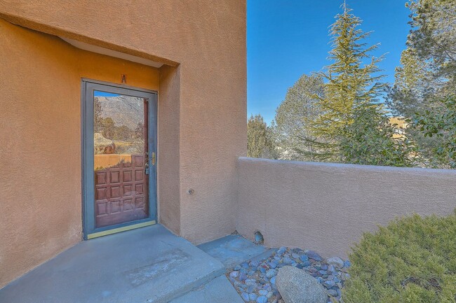 Building Photo - Sandia Heights 2/BD 2/BA 2/Story 1/CG