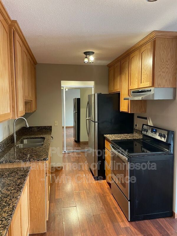 Foto del edificio - 1690 Highway 36 W