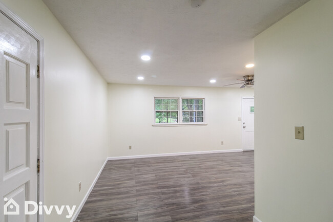Building Photo - 2979 Tiller Trail SW