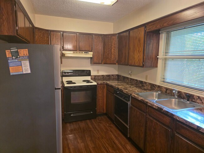 Foto del edificio - 660 SW Cardinal Dr