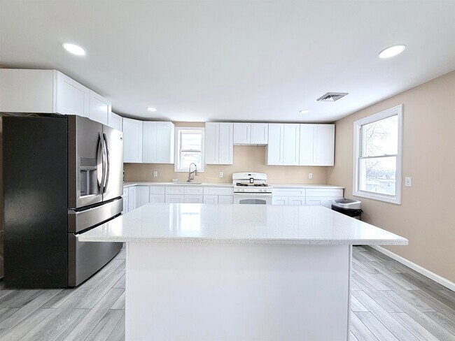 Foto del edificio - 1572 Summit Ave