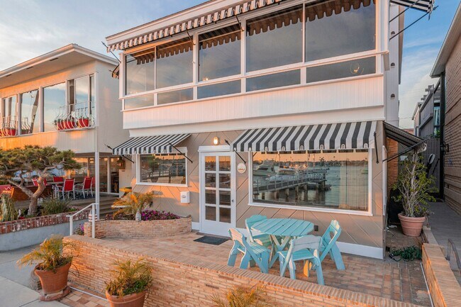 Building Photo - 1402 S Bay Front