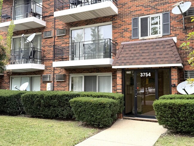 Foto del edificio - 3754 W 120th St