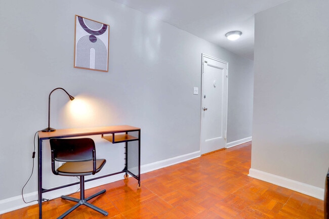 Foto del edificio - 1420 W Abingdon Dr