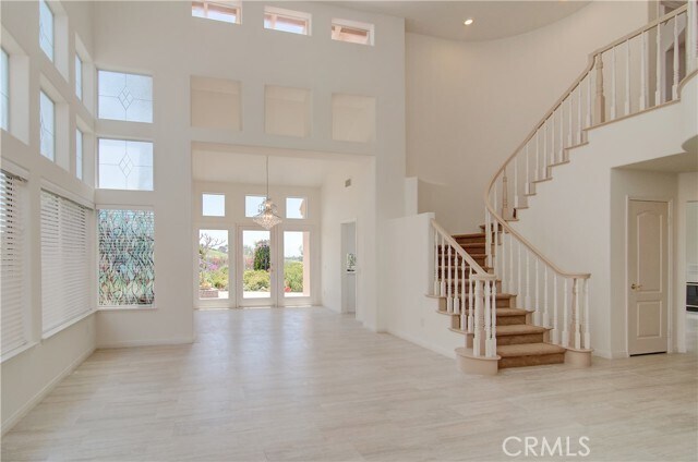Building Photo - 16 Mondano