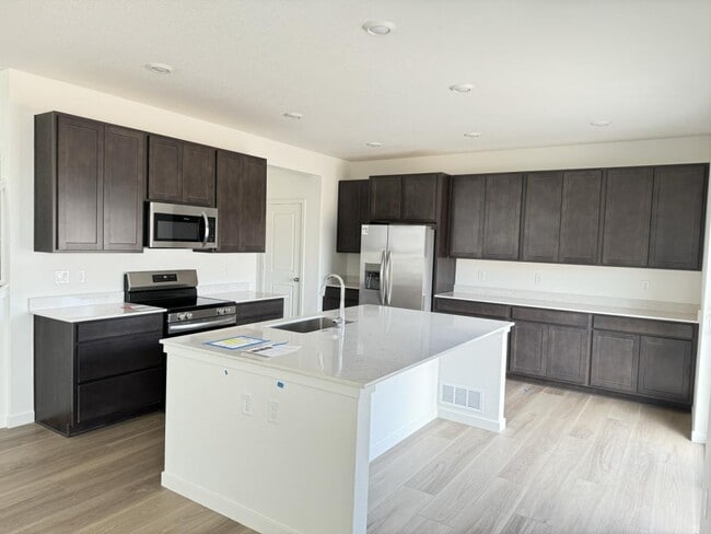 Building Photo - 4322 Fellows Dr