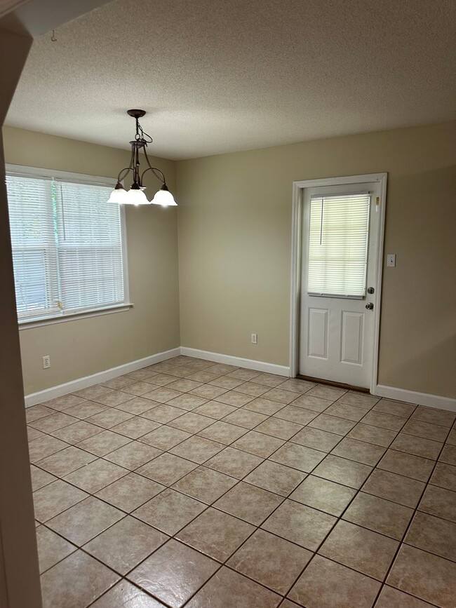 Foto del edificio - 3 Bed 2 Bath