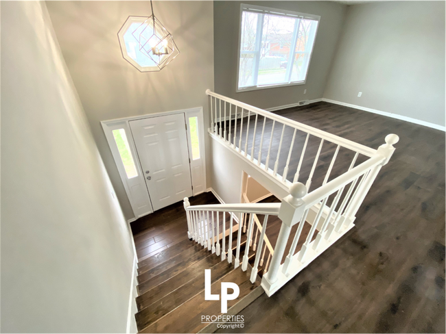 Building Photo - 3832 Sundart Dr
