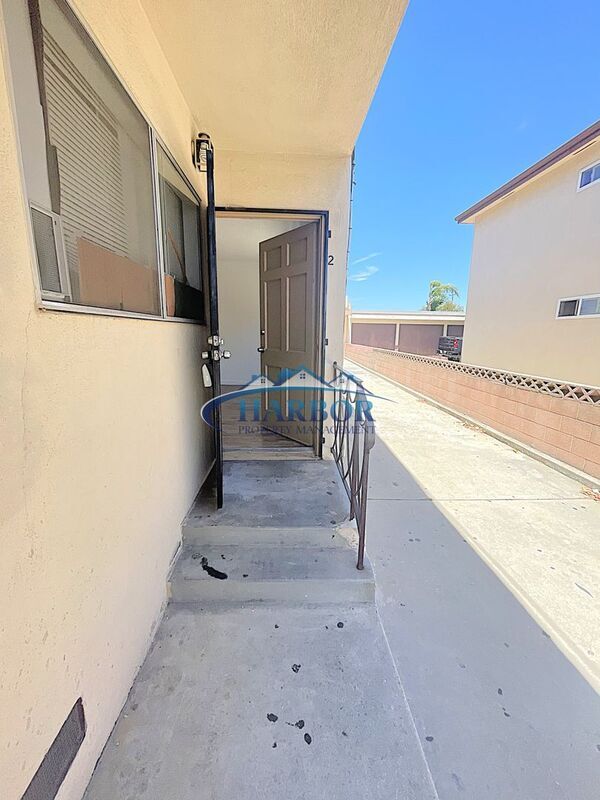 Foto del edificio - 1158 W 22nd St