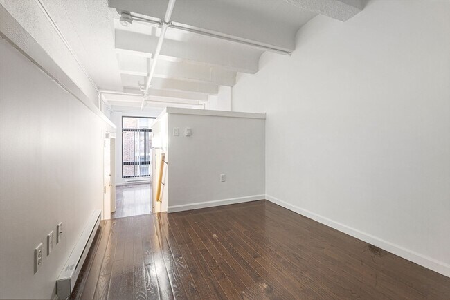 *Pictures are representative samples of the advertised unit. In some cases, the actual units you tou - 11 Hallam St