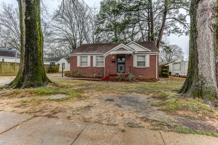 Primary Photo - Newly renovated / Law enforcement discount