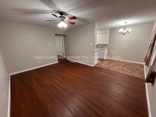 Building Photo - 1010 S 19th St