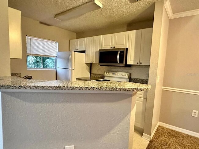 Building Photo - 18001 Richmond Pl Dr