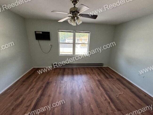 Building Photo - Spacious 1 bedroom Condo