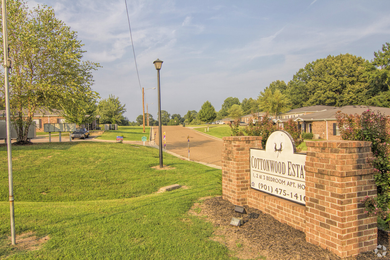 Primary Photo - Cottonwood Estates Apartments