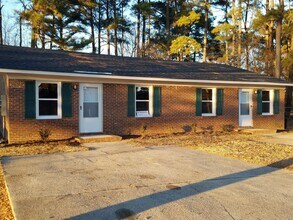 Building Photo - 1603 Snowden Dr SE