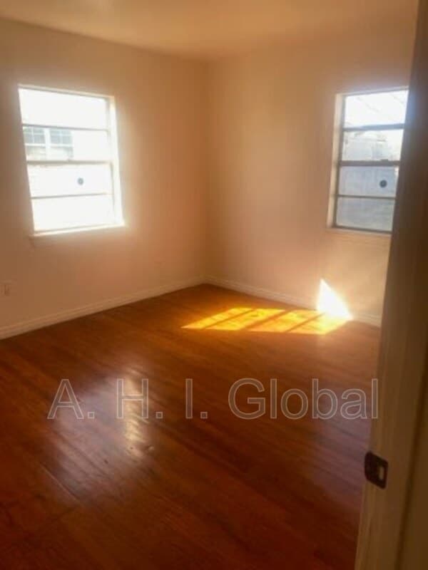 Building Photo - 4624 S Bonham St