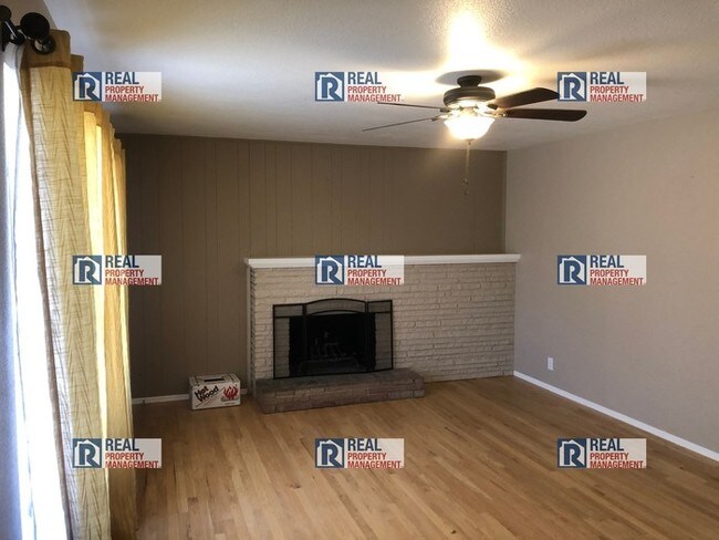 Building Photo - 2316 Newport Dr