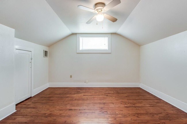 Foto del edificio - 712 E 44th St