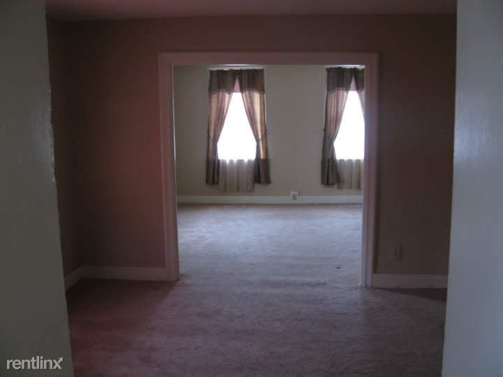 Building Photo - 4 br, 1 bath House - 45 East Street