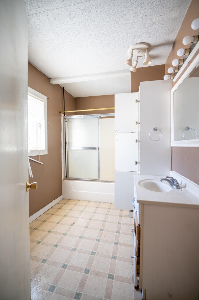 Foto del edificio - 502 E 12th St