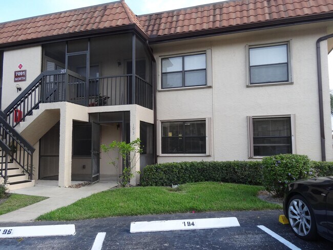 Foto del edificio - 7091 Golf Colony Ct
