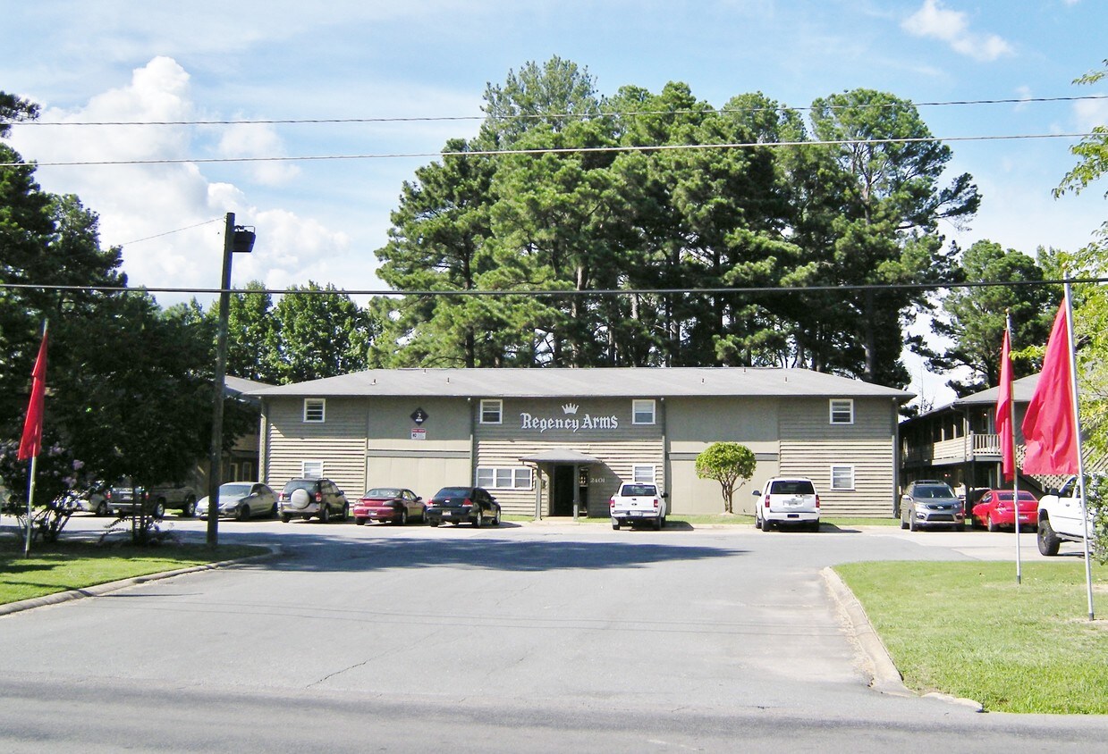 Regency Arms Apartments Pine Bluff, AR