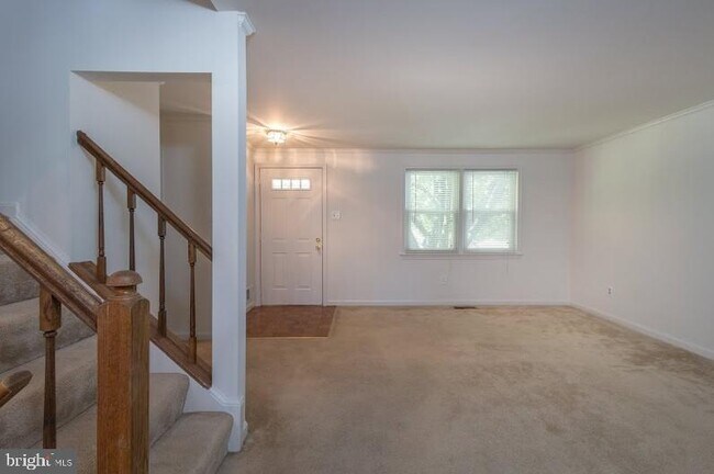 Building Photo - 7355 Crestleigh Cir