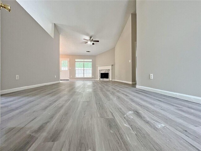 Foto del edificio - 1680 Racquet Club Cir NW