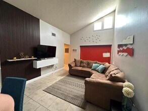 Building Photo - 3766 Southpointe Dr