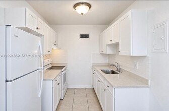 Building Photo - 6487 W Flagler St