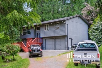 Building Photo - 7712 183rd Ave E