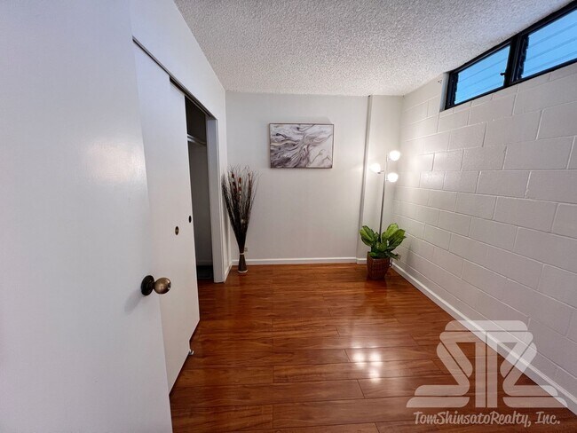 Foto del edificio - 2 Bedrooms | 2 Bathroom | 1 Parking in Makiki