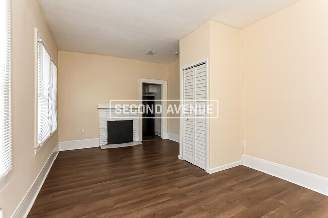 Building Photo - 544 E 60th ST