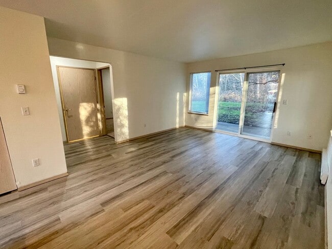 Building Photo - 2 Bed, 1 Bath Apartment in Blaine