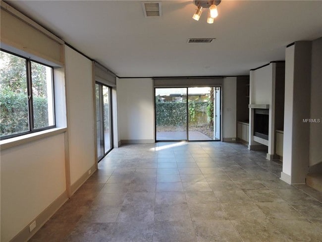 Building Photo - 1100 Azalea Ln