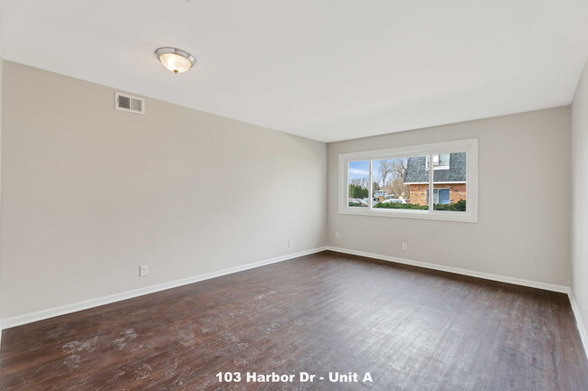 Foto del edificio - 103 Harbor Dr