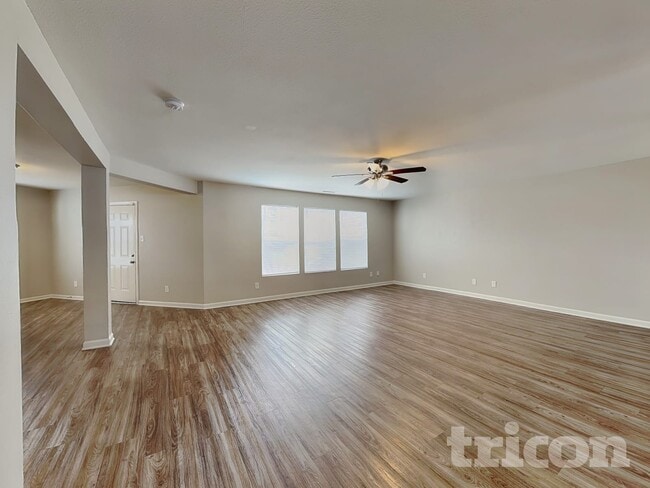 Foto del edificio - 1351 Waterlily Lane