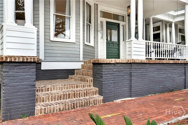 Foto del edificio - 118 W Waldburg St