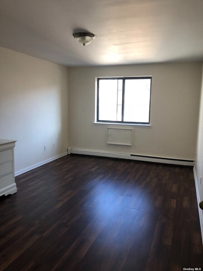 Foto del edificio - 43-41-4162 162nd St