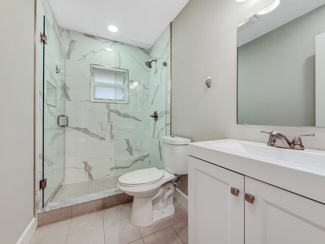 Building Photo - 13586 Sabal Palm Ct