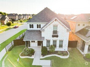 Building Photo - 8635 Edgemere Dr