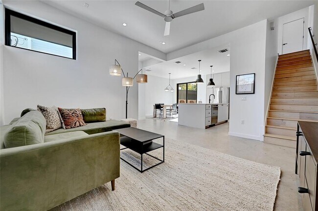 Foto del edificio - 1307 Justin Ln