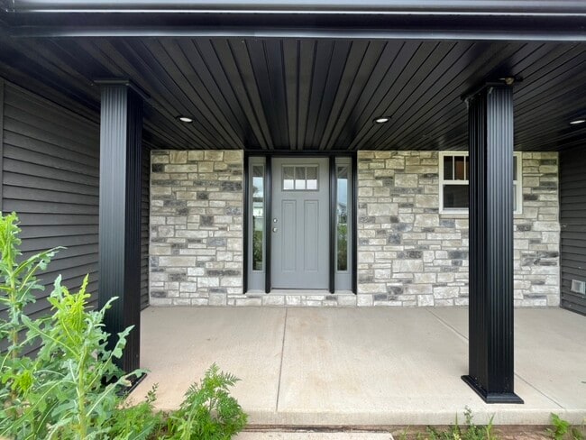 Building Photo - 1454 Chickory Ct