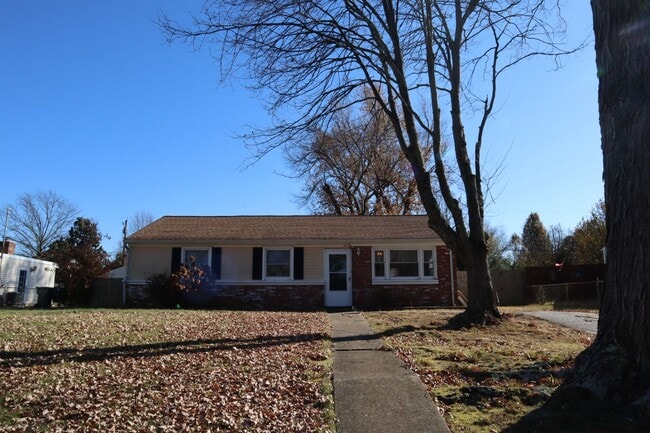 Building Photo - Classic 3 Bedroom Rancher in Henrico Avail...