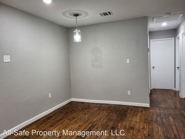 Building Photo - 3 br, 1 bath House - 703 Milvid Ave A